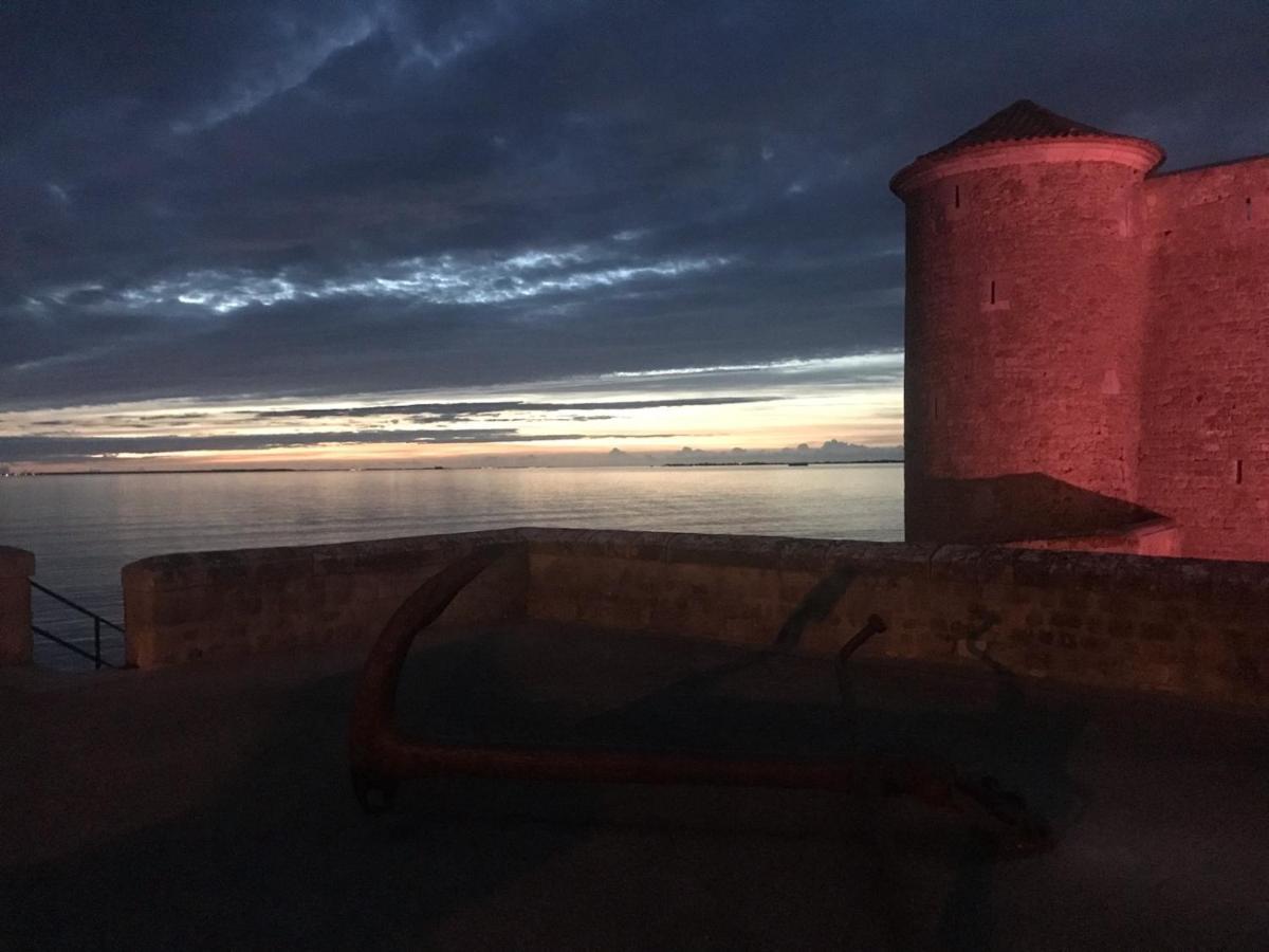 Appt Fouras Centre Ville 50M De La Mer Luaran gambar